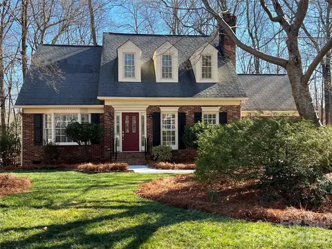 1209 Gateshead Ln, Matthews, NC 28105