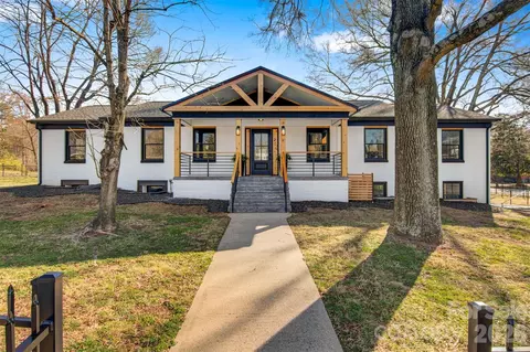 1206 9th Nw St NW, Hickory, NC 28601