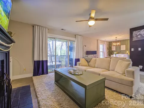 3300 Selwyn Farms 5 Ln #5, Charlotte, NC 28209