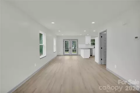 Living - 404 E Arch St, Lancaster, SC 29720 photo 2 of 6