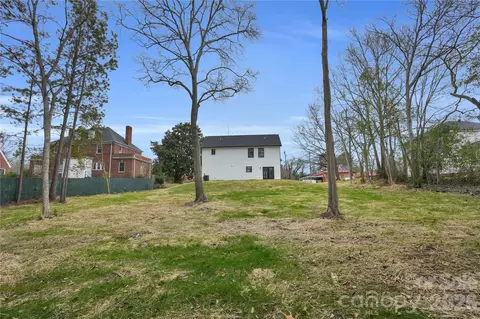 Exterior - 404 E Arch St, Lancaster, SC 29720 photo 2 of 3