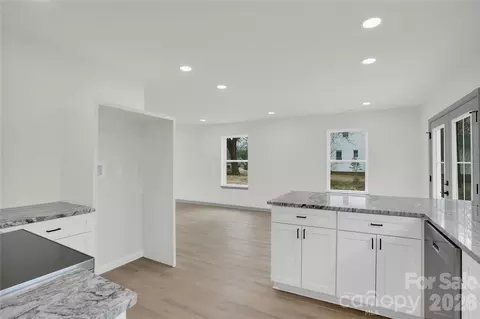 Living - 404 E Arch St, Lancaster, SC 29720 photo 3 of 6