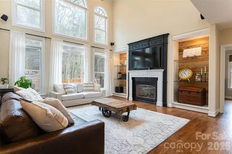 39 Windover Dr, Asheville, NC 28803