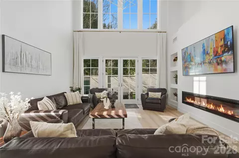 134 Wendover Heights Cir, Charlotte, NC 28211
