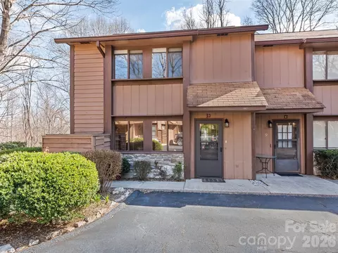 37 George Cir, Maggie Valley, NC 28751