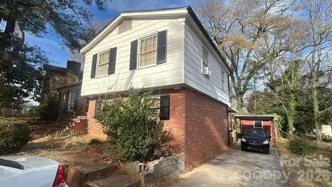 1100 Penrose Ln, Charlotte, NC 28217