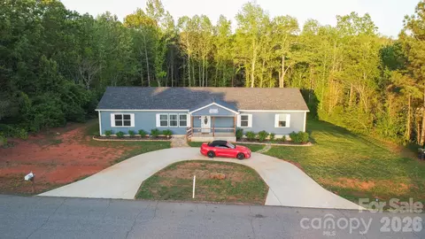 119 Titleist Dr, Statesville, NC 28677