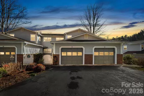 84 Lakeview Ct, Brevard, NC 28712