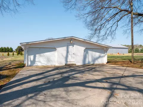 Exterior - 5803 Morgan Mill Rd, Monroe, NC 28110 photo 4 of 5