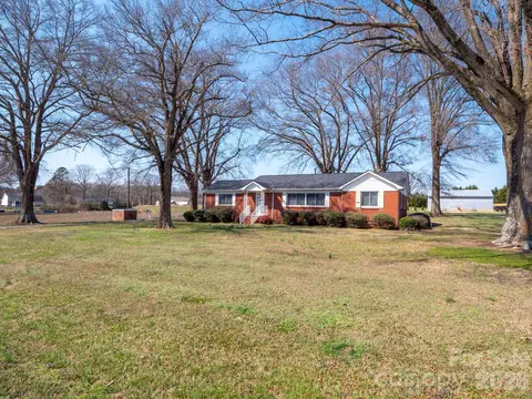 Exterior - 5803 Morgan Mill Rd, Monroe, NC 28110 photo 2 of 5