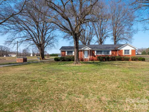 Exterior - 5803 Morgan Mill Rd, Monroe, NC 28110 photo 1 of 5
