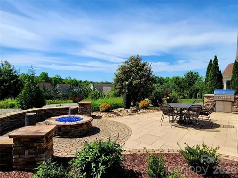 305 Hemlock Bluff Ct, Denver, NC 28037 photo 2