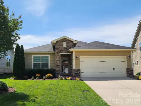 305 Hemlock Bluff Ct, Denver, NC 28037