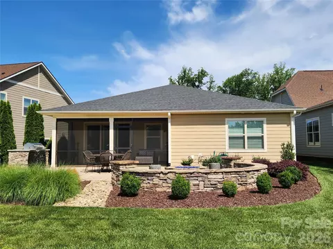305 Hemlock Bluff Ct, Denver, NC 28037 photo 4