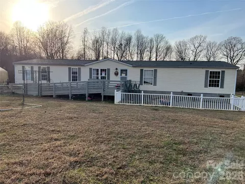 145 Cornwall Rd, Harmony, NC 28634