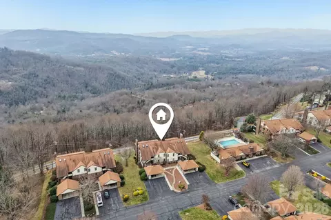 1601 Fleetwood Plz, Hendersonville, NC 28739