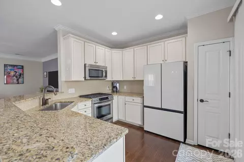 5916 Carrollton Ln, Charlotte, NC 28210