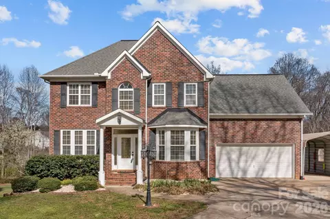 151 Saint Martins Ln, Statesville, NC 28677
