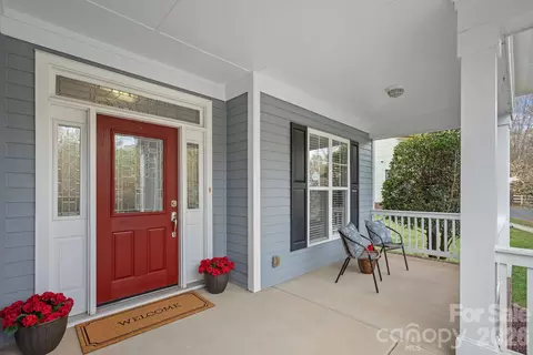 176 Water Oak Dr, Mooresville, NC 28117