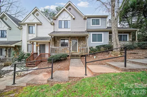 4043 N Course Dr, Charlotte, NC 28277