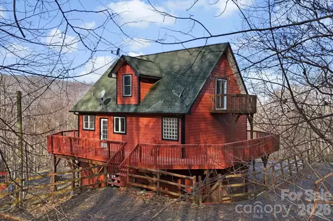 11 Roberts Dr, Swannanoa, NC 28778