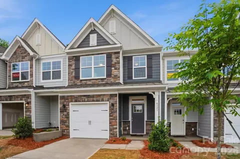 4321 Black Ct, Harrisburg, NC 28075