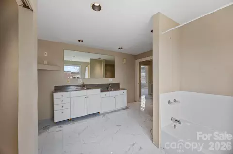 Bath - 1415 E Council St, Salisbury, NC 28146 photo 2 of 4