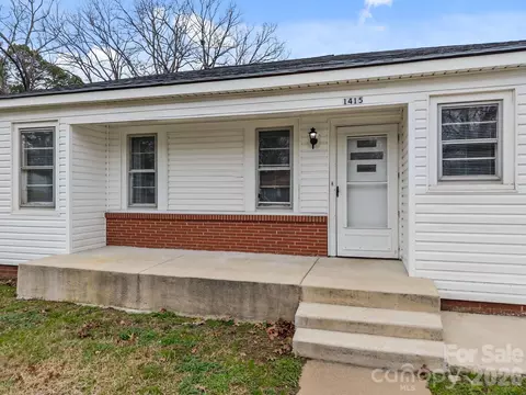 Exterior - 1415 E Council St, Salisbury, NC 28146 photo 4 of 7