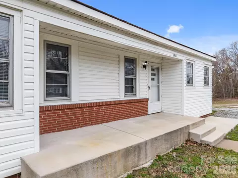 Exterior - 1415 E Council St, Salisbury, NC 28146 photo 2 of 7