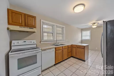 Kitchen - 1415 E Council St, Salisbury, NC 28146 photo 2 of 2