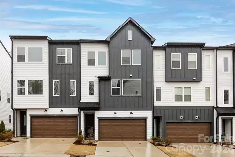 8030 Cedarsmith Ct, Charlotte, NC 28217
