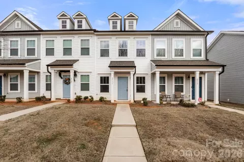 4511 Eaves Ln, Charlotte, NC 28215