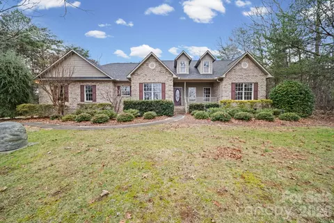 426 Pearl Bay Dr, New London, NC 28127