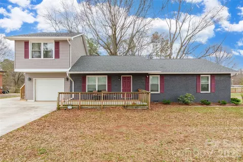 670 Lippard Farm Rd, Statesville, NC 28625