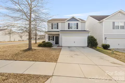 8203 Paw Valley Ln, Charlotte, NC 28214