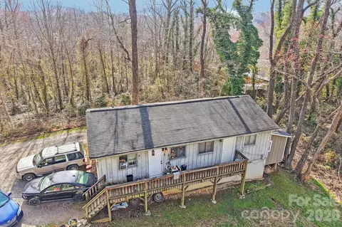 9799 Forrest Dr, Clyde, NC 28721