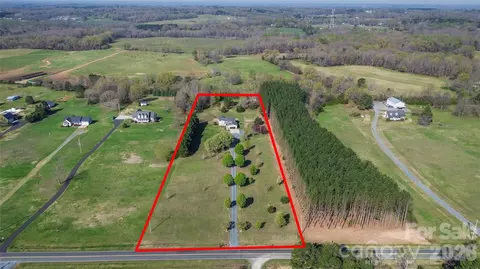 8407 Harvell Rd, Stanfield, NC 28163