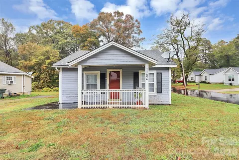 1102 W Davidson Ave, Gastonia, NC 28052