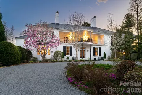 365 Sherwood S Dr S, Flat Rock, NC 28731