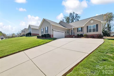 104 Candace Ct, Stanley, NC 28164