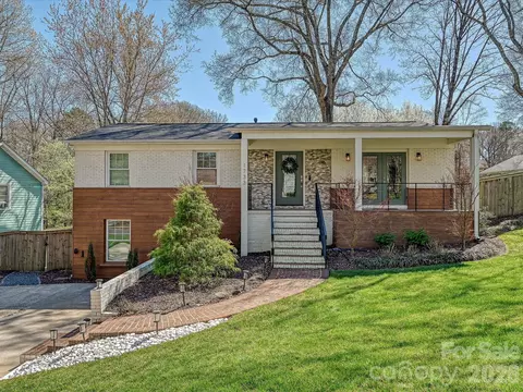 1733 Piccadilly Dr, Charlotte, NC 28211