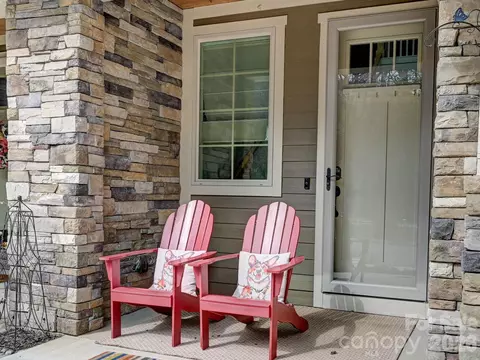 554 Sweet Birch Park Ln, Black Mountain, NC 28711
