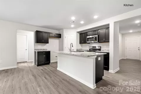 302 Elm St, Lancaster, SC 29720 photo 3