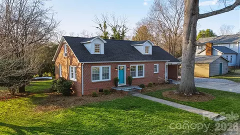 1519 3rd Nw St NW, Hickory, NC 28601