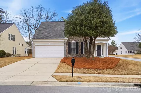 8835 Kestral Ridge Dr, Charlotte, NC 28269