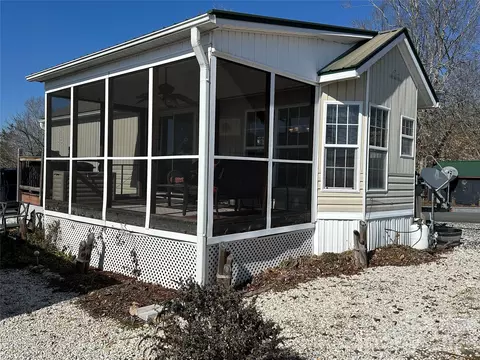 171 Grand View Dr, New London, NC 28127
