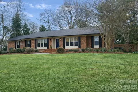 5334 Shoreview Dr, Concord, NC 28025