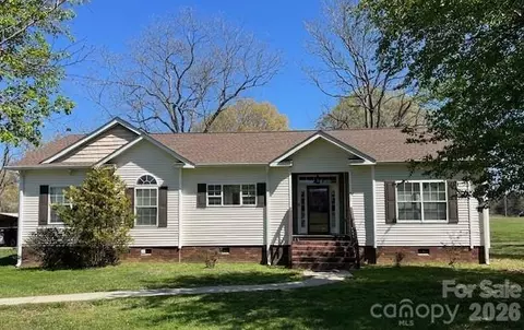 3951 Springs Rd, Conover, NC 28613