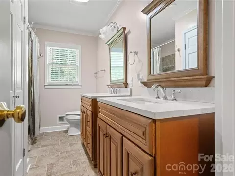 Bath - 201 Poplar St, Cheraw, SC 29520 photo 1 of 3