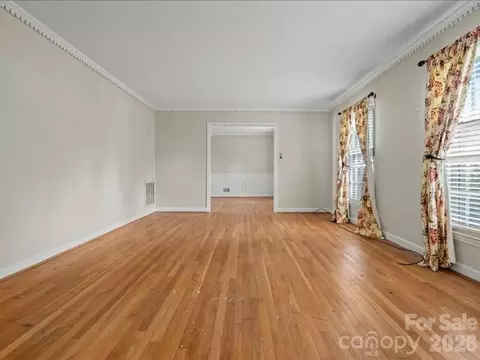 Living - 201 Poplar St, Cheraw, SC 29520 photo 1 of 9